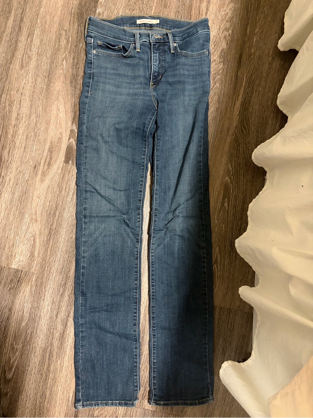 Levi's Straight Leg Jeans in Dark Blue Wash